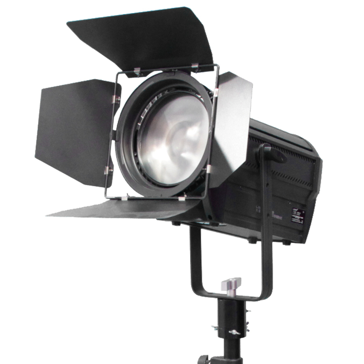 200W LED DMX Zoom Fresnel ضوء مستمر