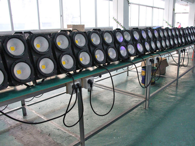 4 رؤوس COB LED ضوء Blinder الجمهور