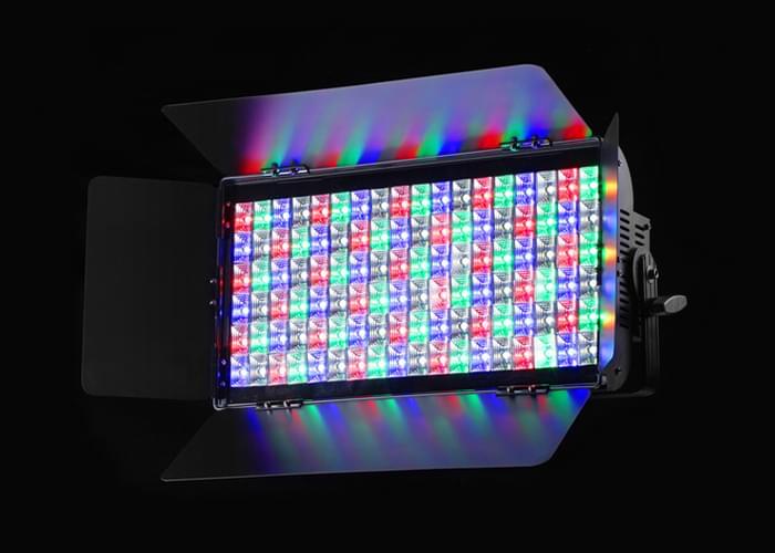 الاتجاه الذي لا مفر منه من أضواء LED Cyclorama ليحل محل أضواء السماء والأرض التقليدية